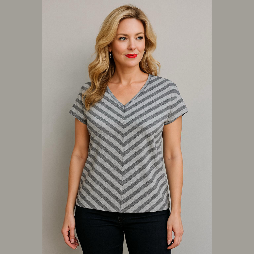 Bobeau Gray and White Chevron Women's Tee